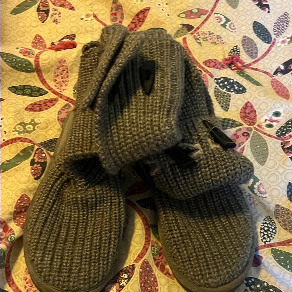 Grey boots